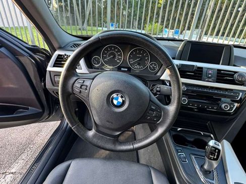 Used 2018 BMW 320i Sedan w/ Convenience Package RWD image 5
