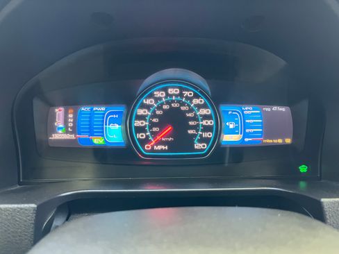 Used 2010 Ford Fusion Hybrid FWD image 4