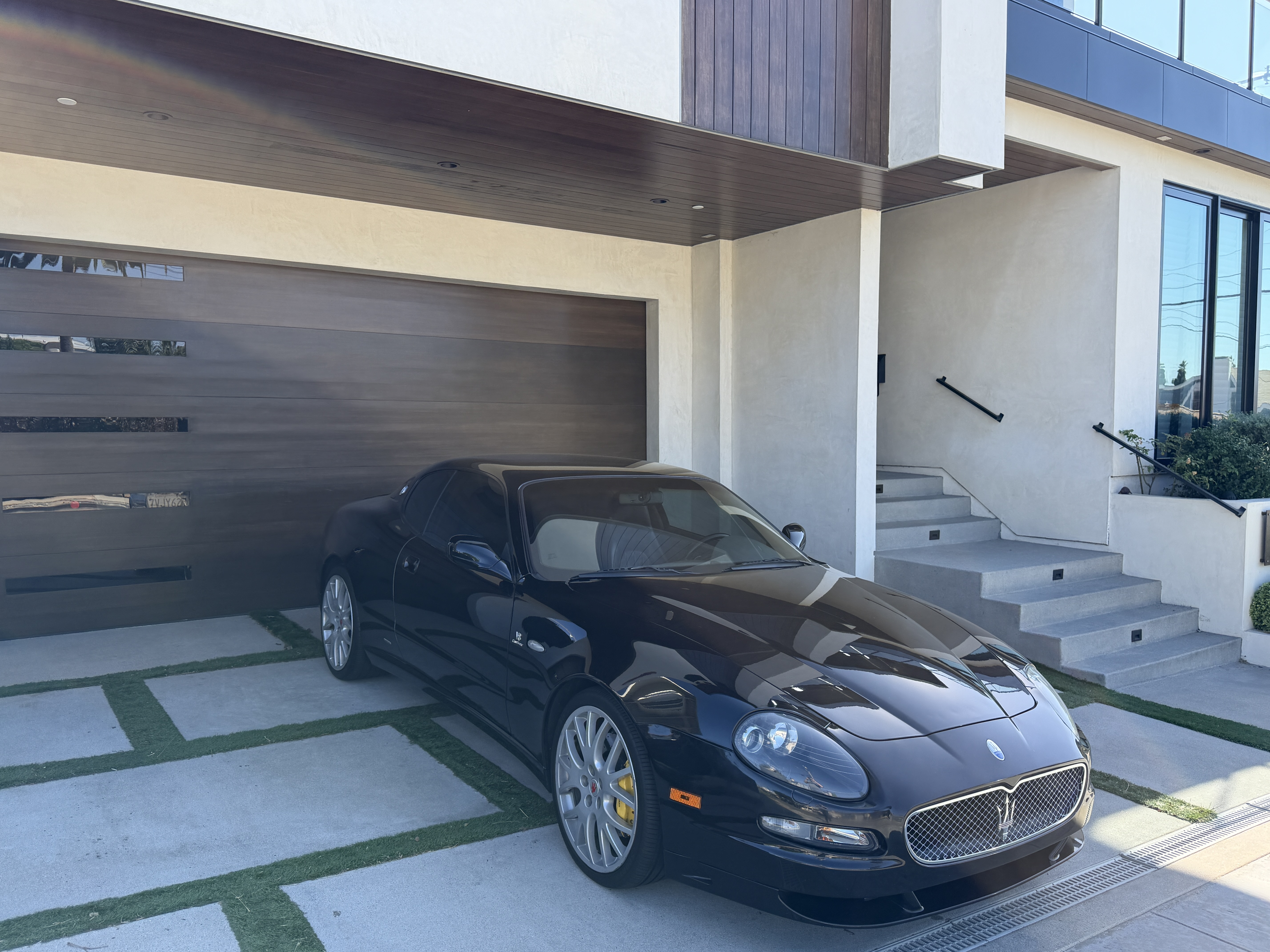 Used 2005 Maserati GranSport Coupe RWD image 1