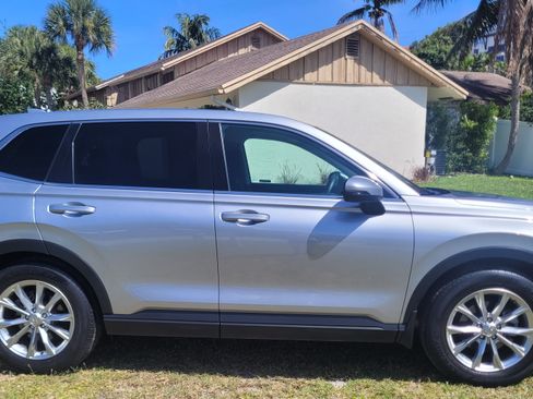 Used 2023 Honda CR-V EX image 8