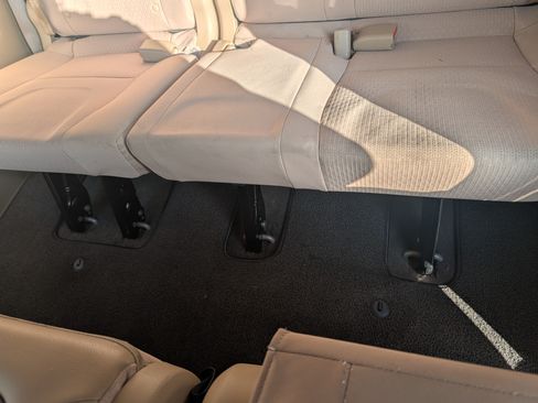 Used 2016 Kia Sedona LX w/ Option Group 020 image 19