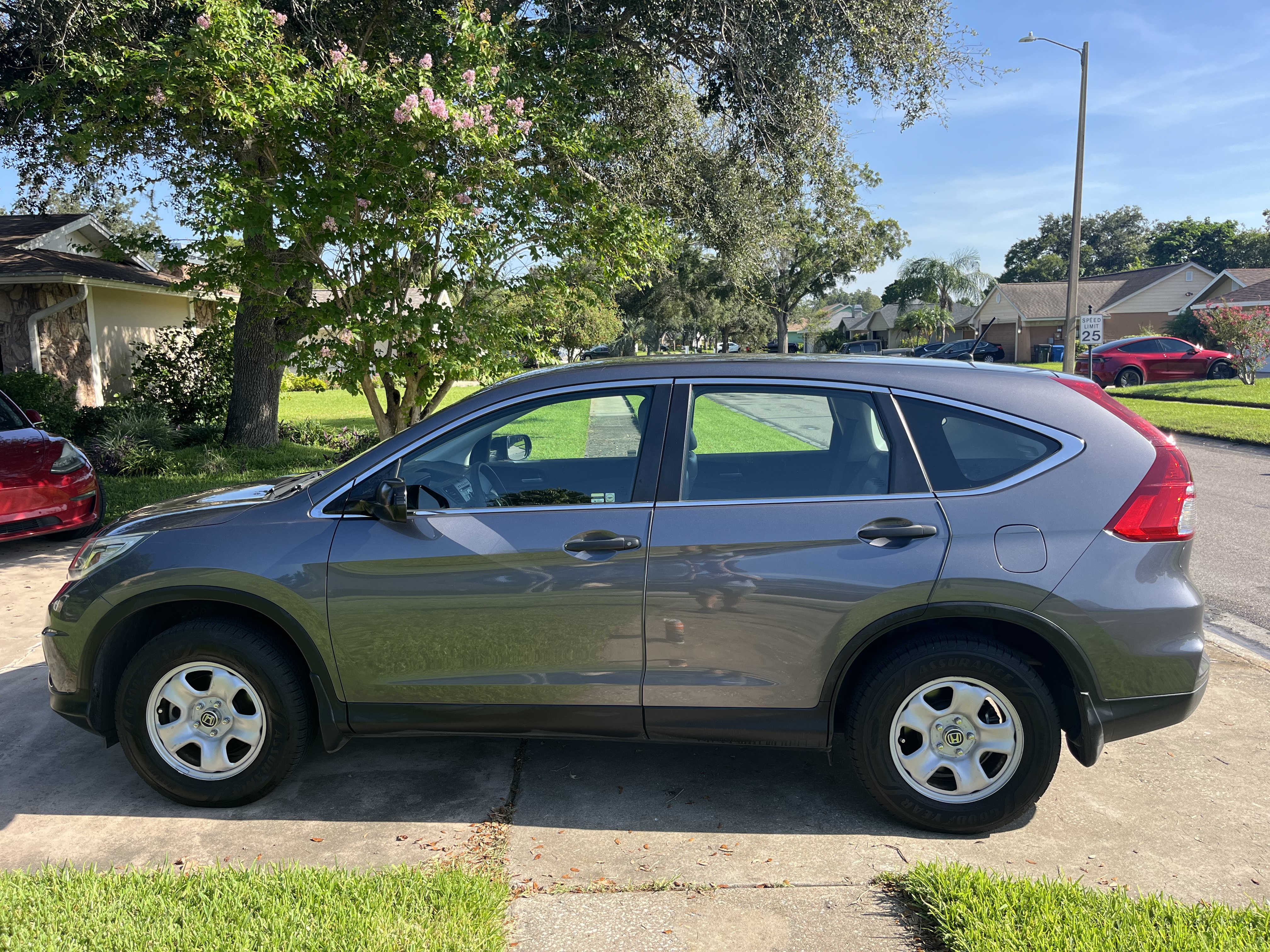 Used 2015 Honda CR-V LX image 1