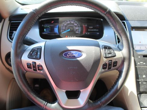 Used 2018 Ford Taurus SEL w/ Equipment Group 201A image 16