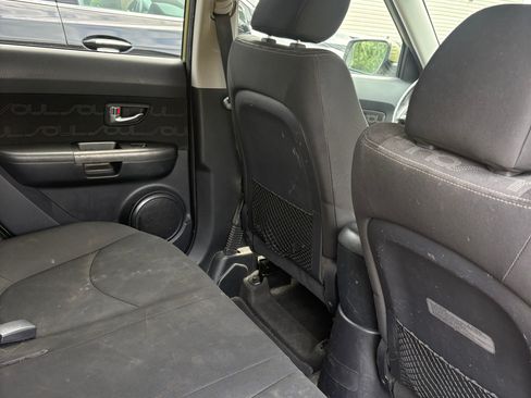 Used 2012 Kia Soul + FWD image 21
