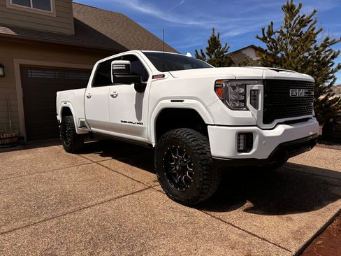 Used 2020 GMC Sierra 3500 Denali w/ Denali Ultimate Package image 2