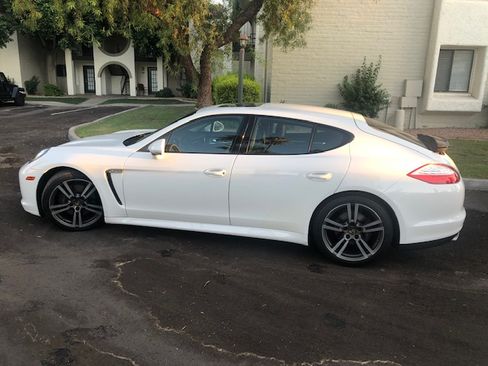 Used 2012 Porsche Panamera image 2