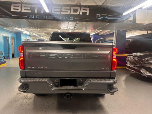 Used 2020 Chevrolet Silverado 1500 Custom w/ Custom Value Package RWD image 9