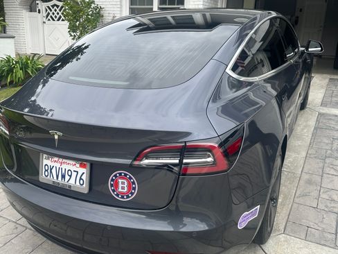 Used 2019 Tesla Model 3 Standard Range Plus image 11