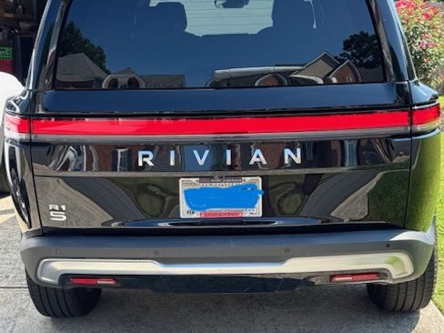 Used 2024 Rivian R1S Adventure Dual AWD/4WD image 1