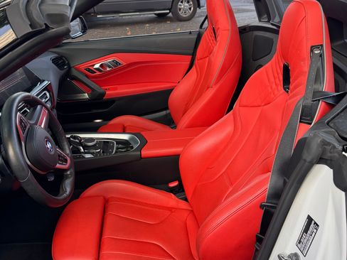 Used 2022 BMW Z4 M40i w/ Premium Package RWD image 10