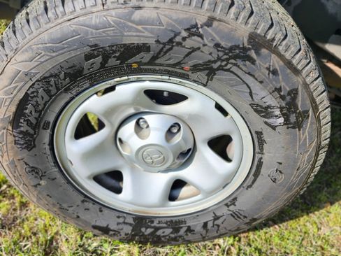 Used 2021 Toyota Tacoma SR image 8