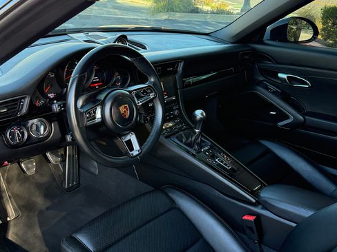 Used 2018 Porsche 911 Carrera 4S image 13