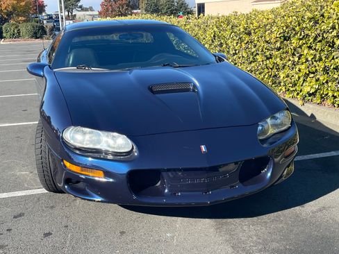 Used 2002 Chevrolet Camaro Z28 w/ SS Performance/Appearance Pkg image 4