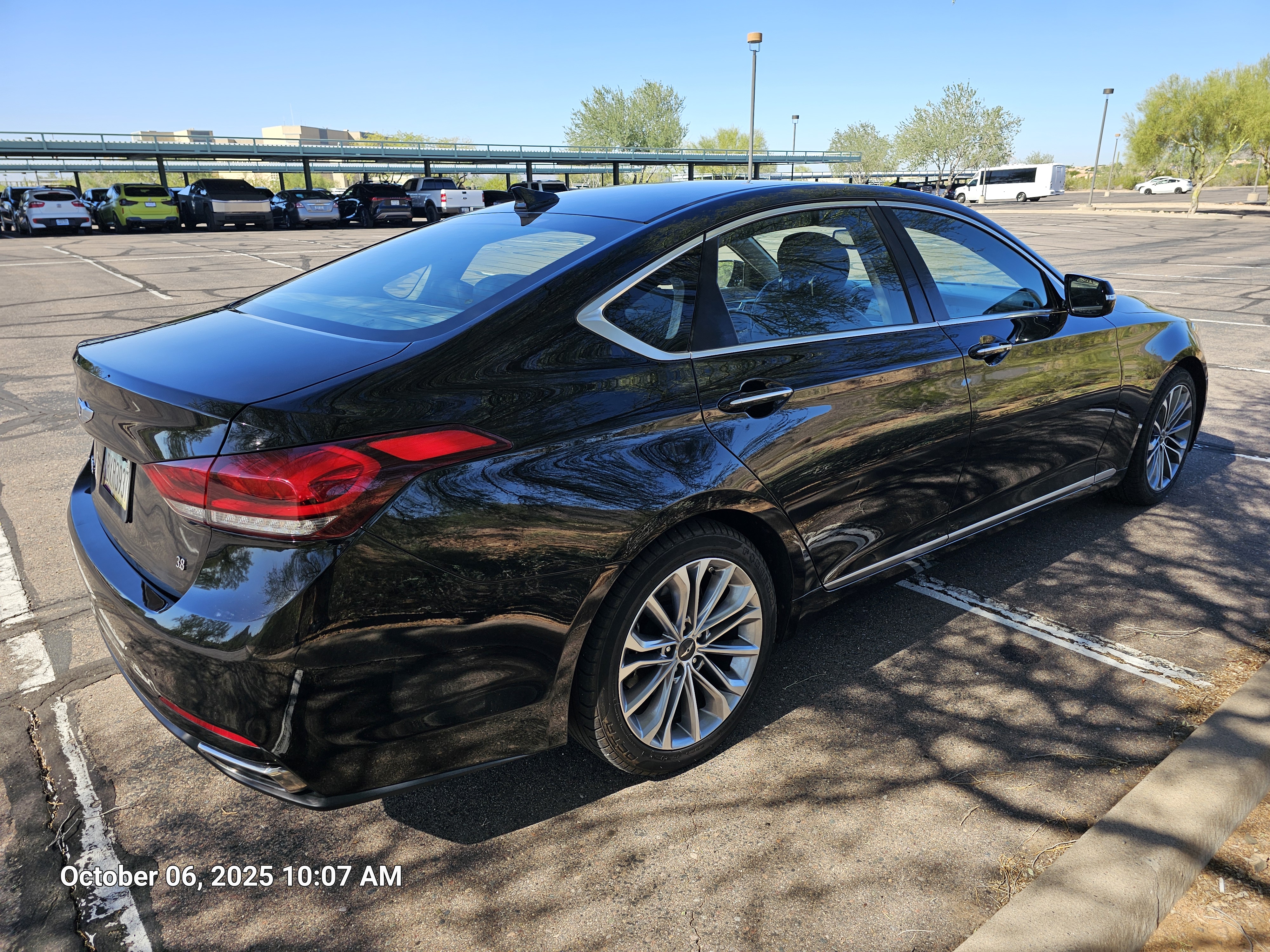 Used 2015 Hyundai Genesis 3.8 RWD image 5