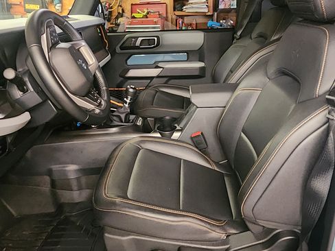 Used 2023 Ford Bronco Badlands image 18