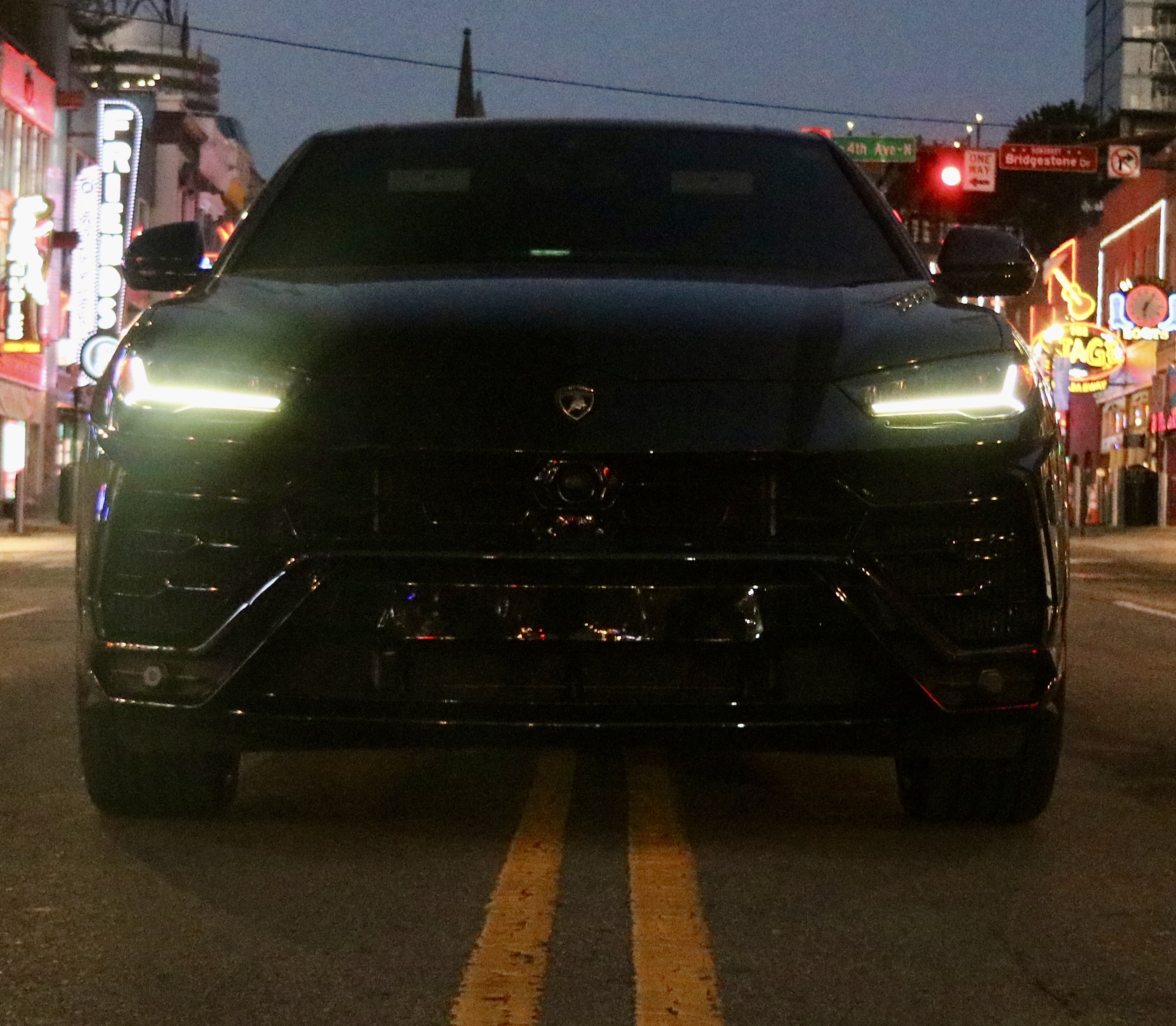 Used 2021 Lamborghini Urus AWD/4WD image 2