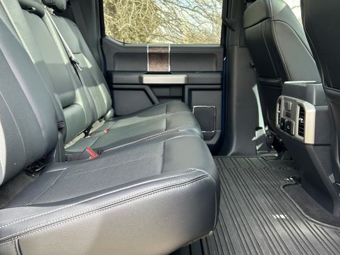 Used 2022 Ford F250 Lariat w/ Black Appearance Package image 32