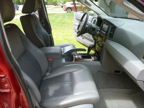 Used 2005 Jeep Grand Cherokee Limited AWD/4WD image 10