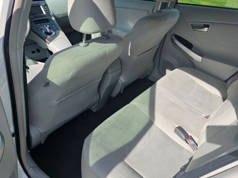 Used 2015 Toyota Prius Three image 12