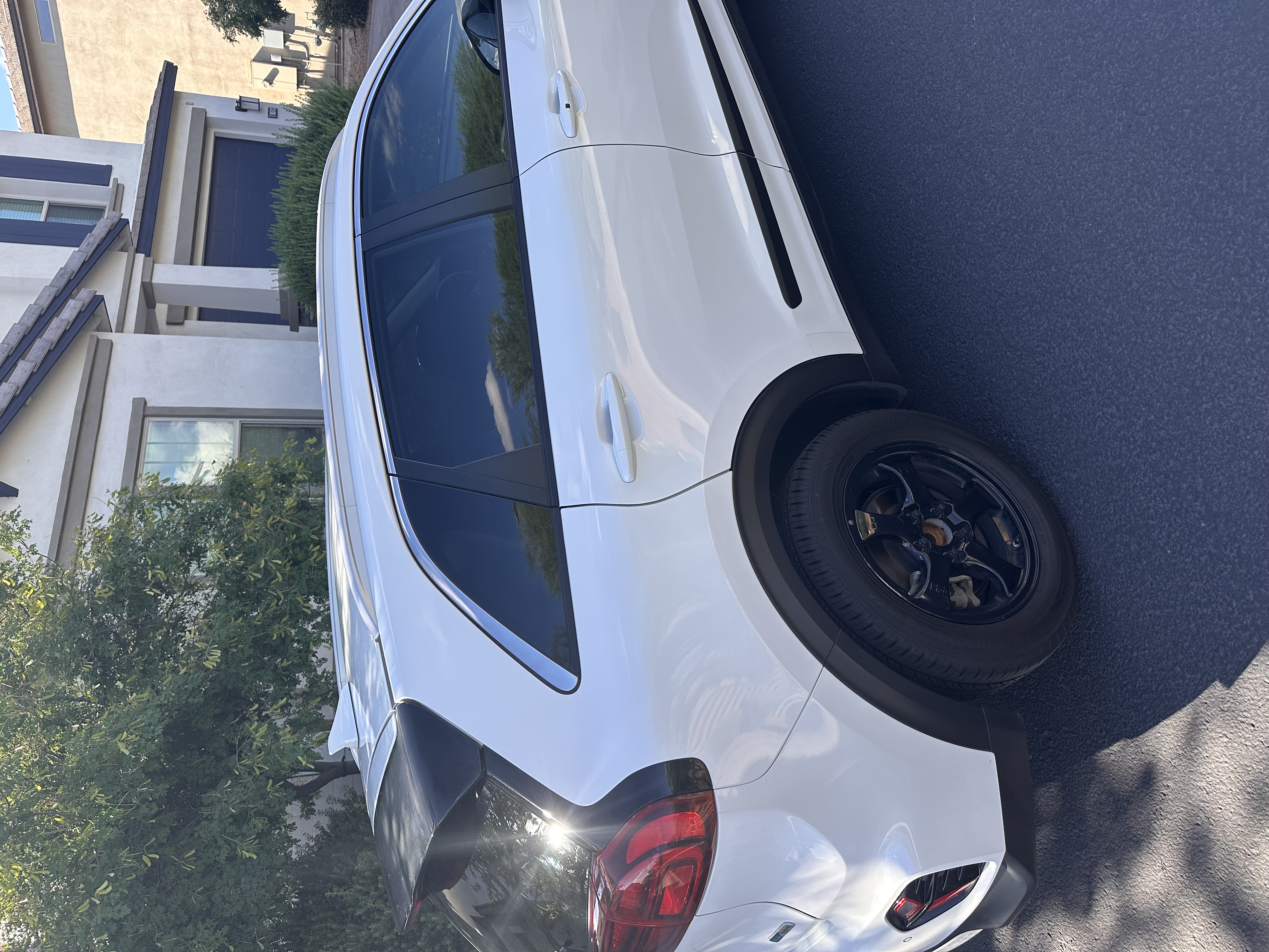 Used 2020 Kia Niro EX Premium FWD image 5