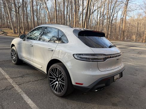 Used 2025 Porsche Macan image 8