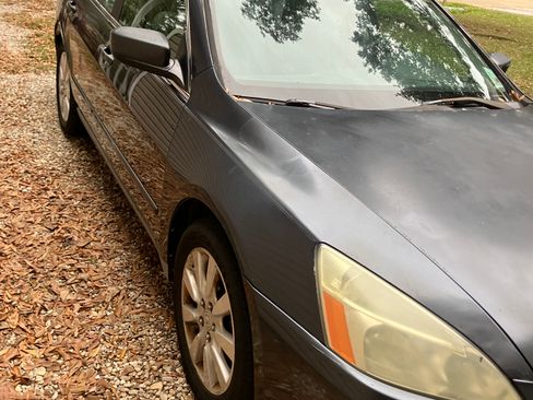 Used 2005 Honda Accord LX image 2