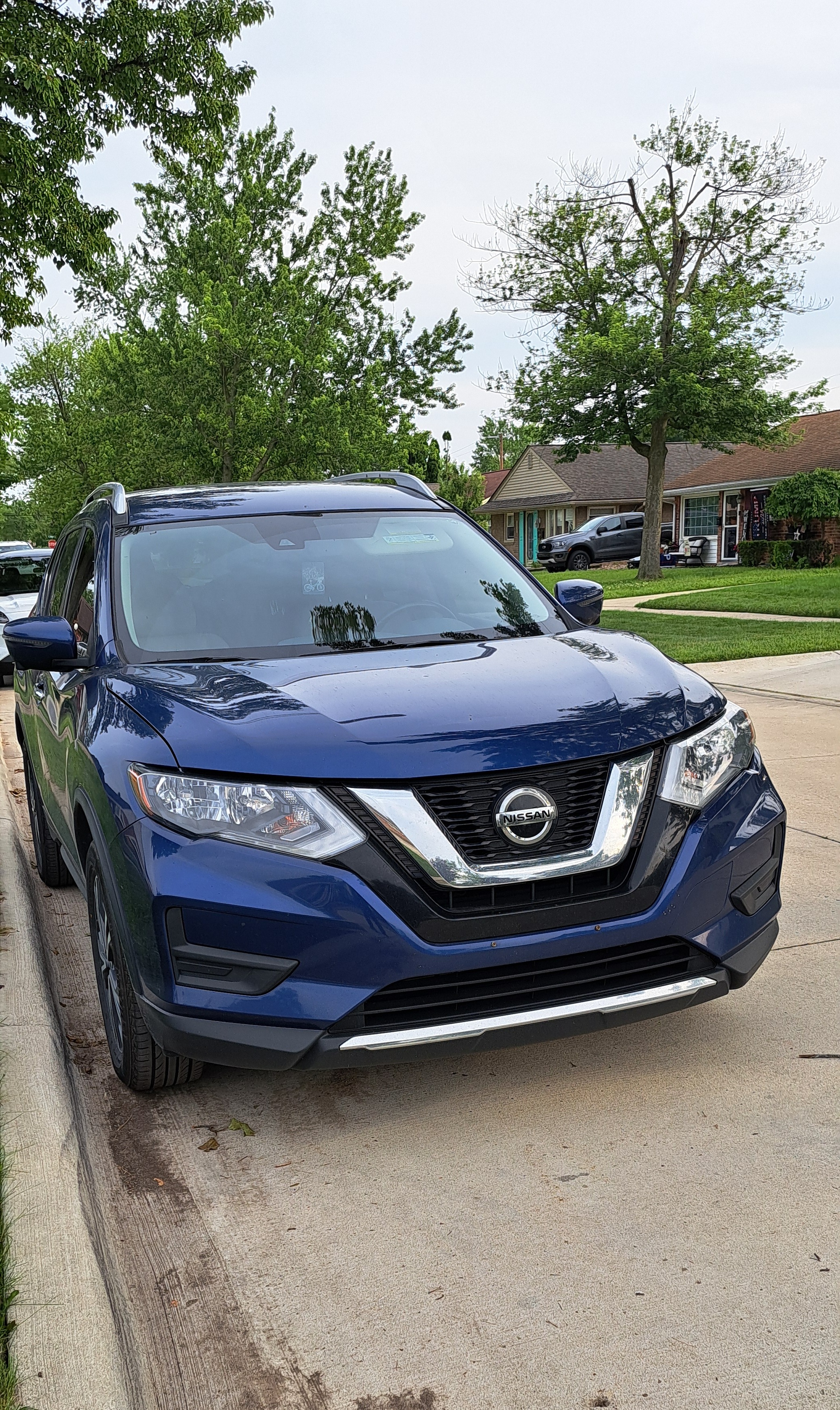 Used 2019 Nissan Rogue SV w/ Premium Package AWD/4WD image 1