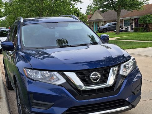 Used 2019 Nissan Rogue SV w/ Premium Package AWD/4WD image 1