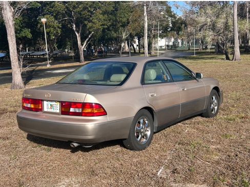 Used 1999 Lexus ES 330 image 1