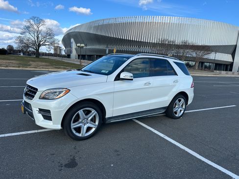 Used 2014 Mercedes-Benz ML 550 4MATIC image 29