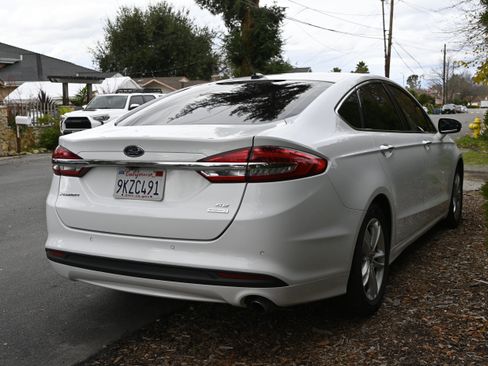 Used 2018 Ford Fusion SE image 5