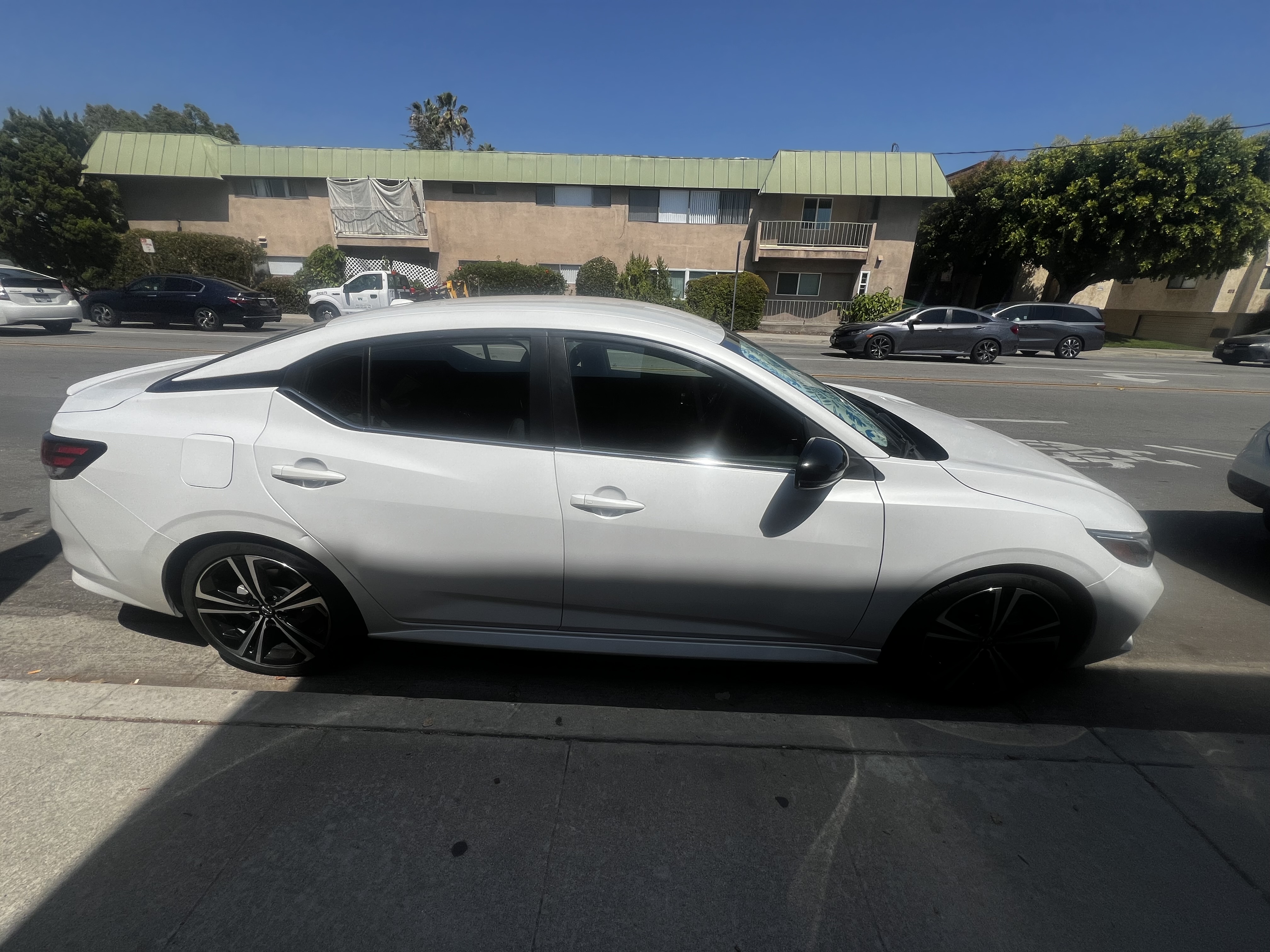Used 2021 Nissan Sentra SR w/ Electronics Package FWD image 5