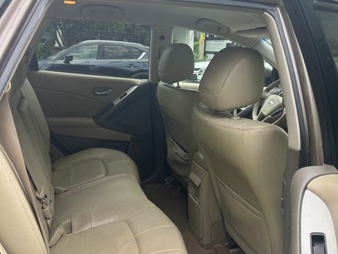 Used 2009 Nissan Murano SL w/ Technology Pkg FWD image 6