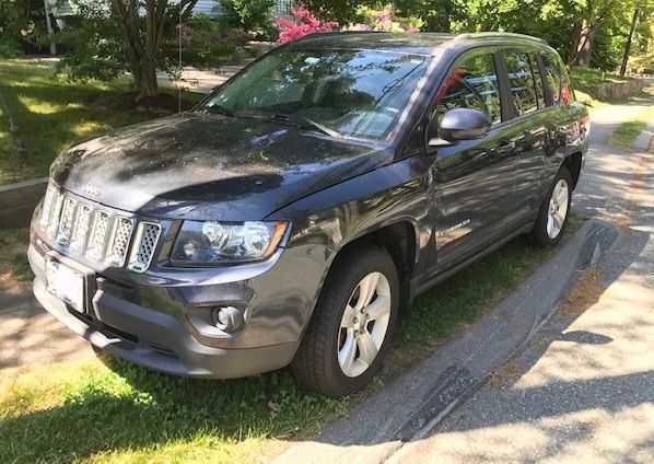 Used 2014 Jeep Compass Latitude AWD/4WD image 2