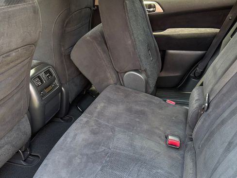 Used 2013 Nissan Pathfinder S FWD image 10
