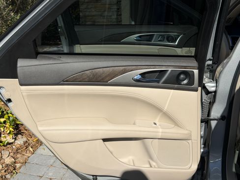 Used 2019 Lincoln MKZ Reserve w/ Reserve Plus Package image 10