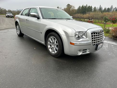 Used 2007 Chrysler 300 C image 12