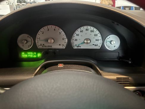 Used 2004 Ford Thunderbird RWD image 16