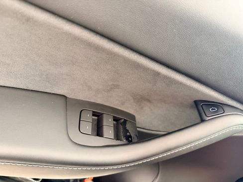 Used 2022 Tesla Model Y Performance image 17