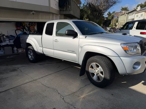Used 2006 Toyota Tacoma PreRunner w/ TRD Sport Pkg #1 RWD image 4