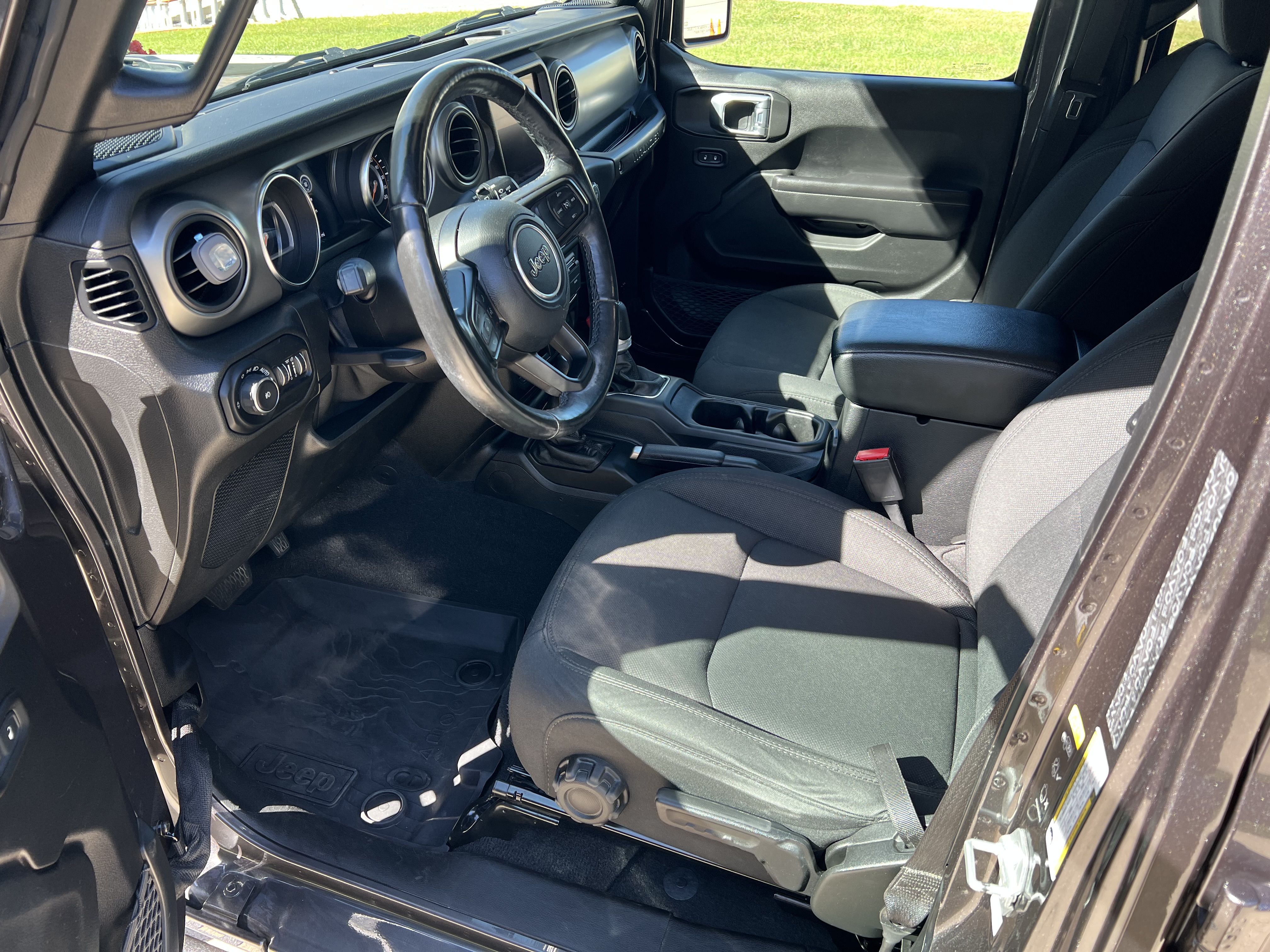 Used 2021 Jeep Wrangler Unlimited Sport AWD/4WD image 9
