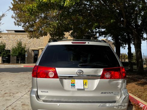 Used 2006 Toyota Sienna XLE Limited image 8