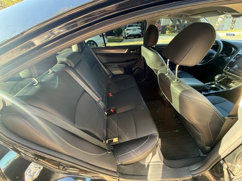 Used 2018 Subaru Legacy 3.6R Limited image 9