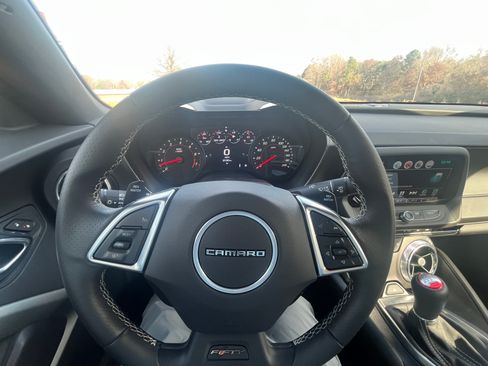 Used 2017 Chevrolet Camaro SS RWD image 8