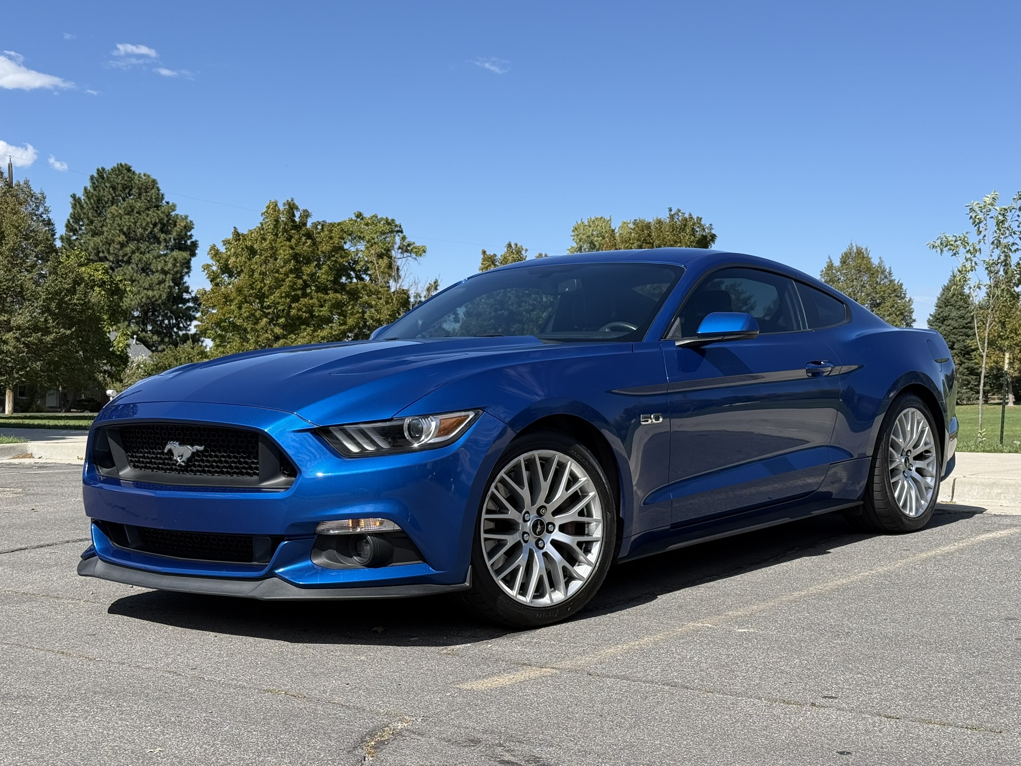 Used 2017 Ford Mustang GT Premium w/ GT Performance Package RWD image 1