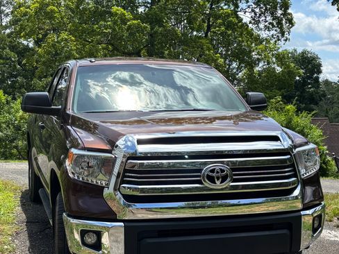 Used 2017 Toyota Tundra SR5 image 2