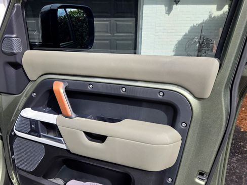 Used 2021 Land Rover Defender 110 SE image 14