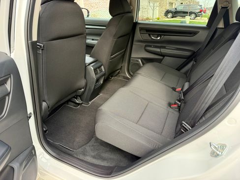 Used 2025 Honda CR-V EX image 4