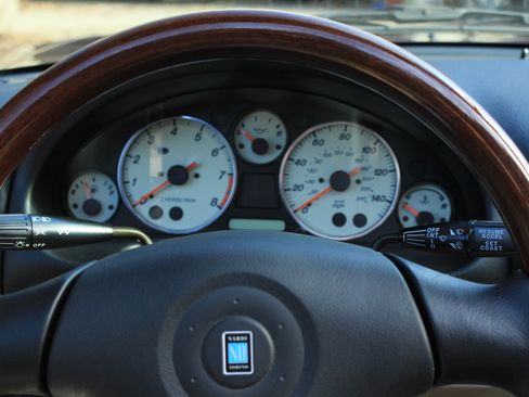 Used 2000 MAZDA MX-5 Miata image 19