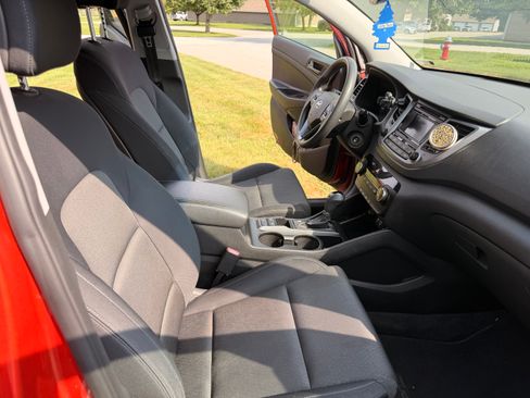 Used 2016 Hyundai Tucson SE w/ Option Group 02 AWD/4WD image 4